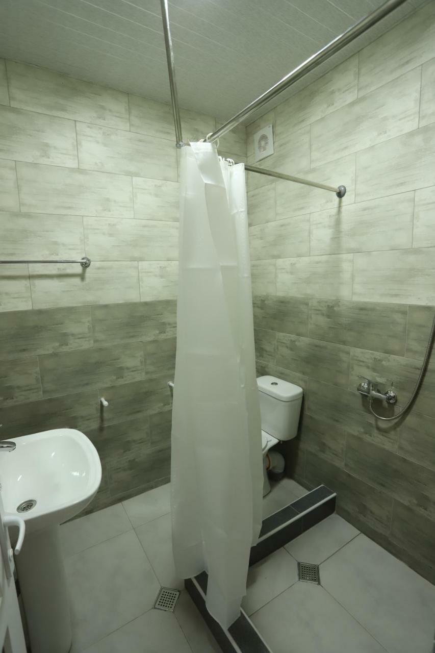 Hotel Hollywood Kutaisi Exterior photo