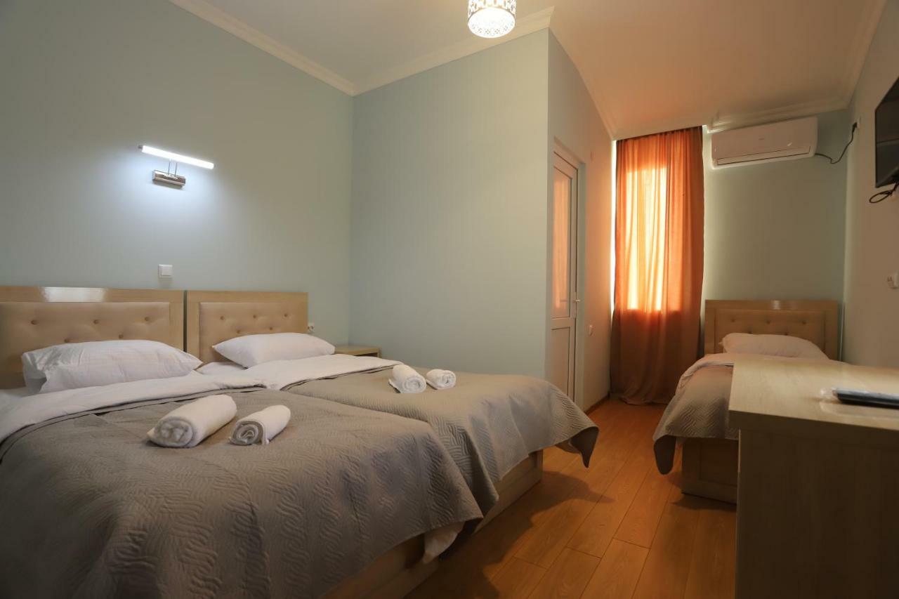 Hotel Hollywood Kutaisi Exterior photo