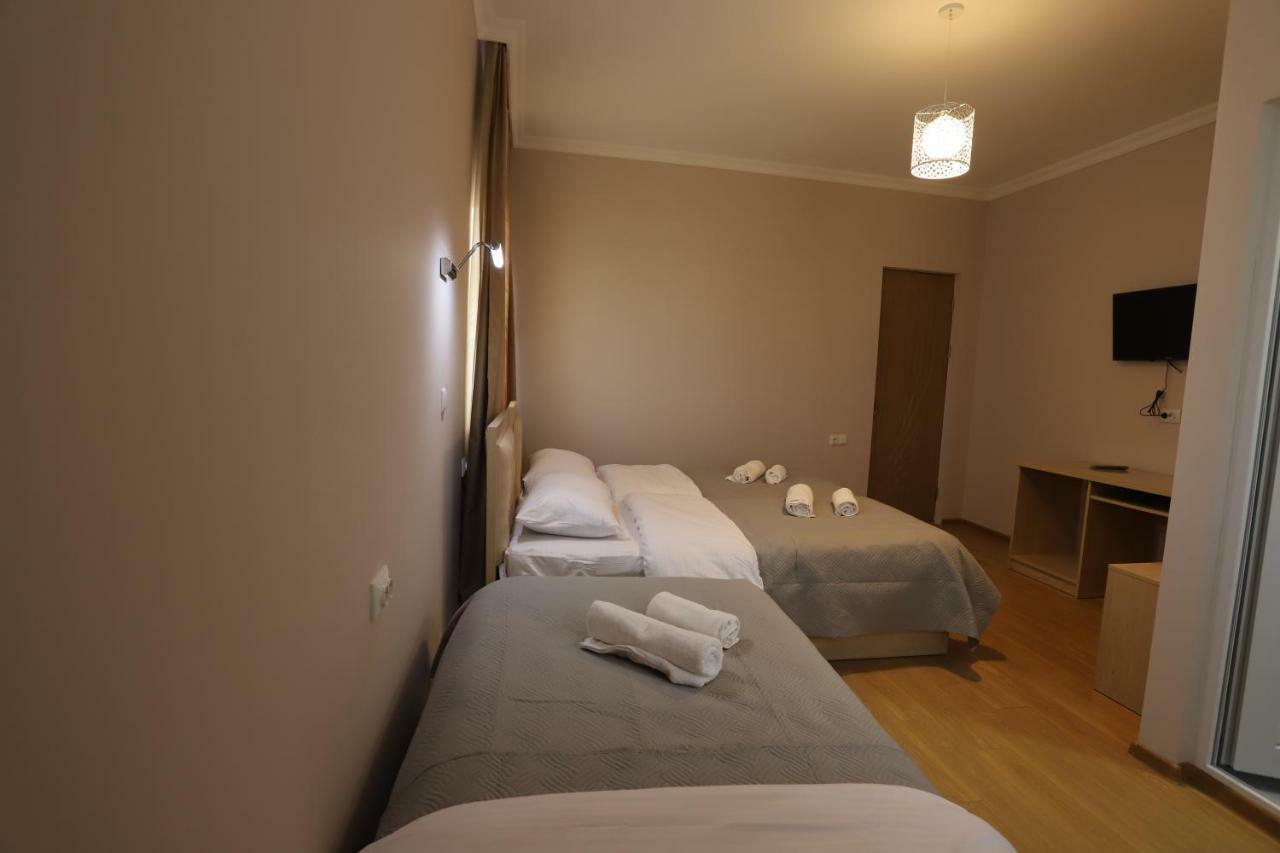 Hotel Hollywood Kutaisi Exterior photo
