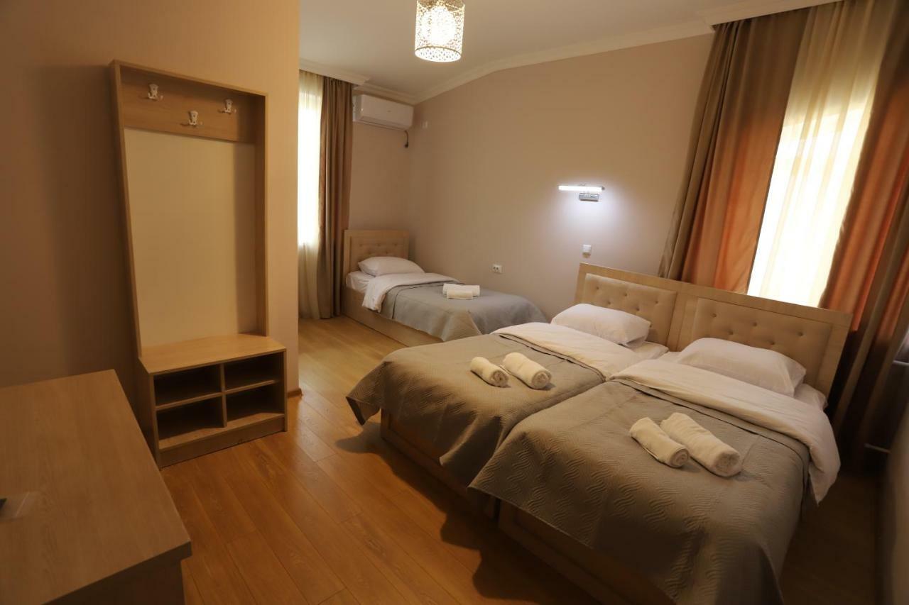 Hotel Hollywood Kutaisi Exterior photo