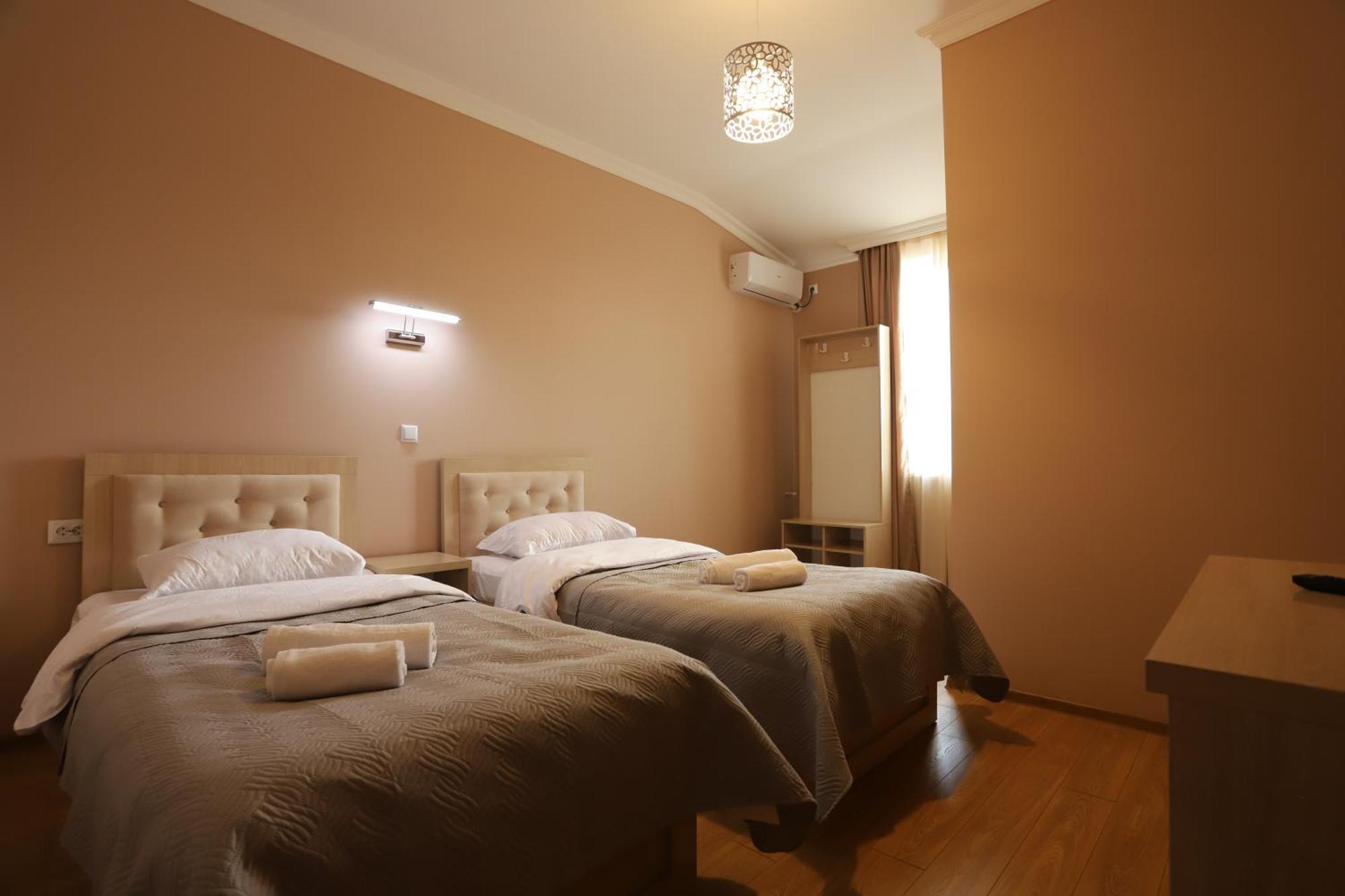 Hotel Hollywood Kutaisi Exterior photo