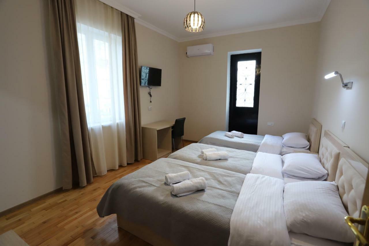Hotel Hollywood Kutaisi Exterior photo